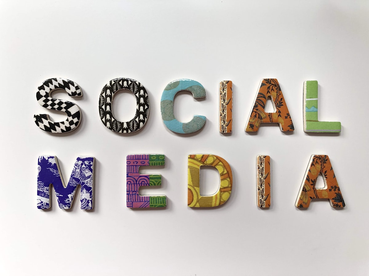 Digital advertising creative on a screen – 1 Month plan